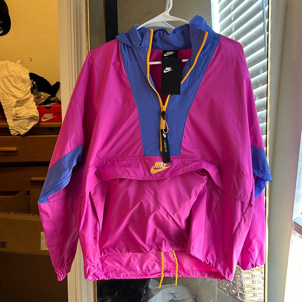 NWT Nike pink windbreaker